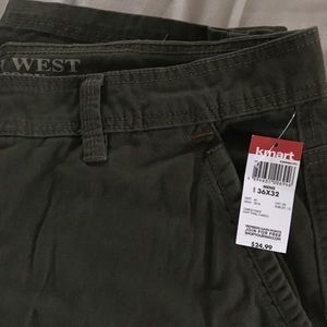 Men’s cargo pants Khaki green NWT 36x32